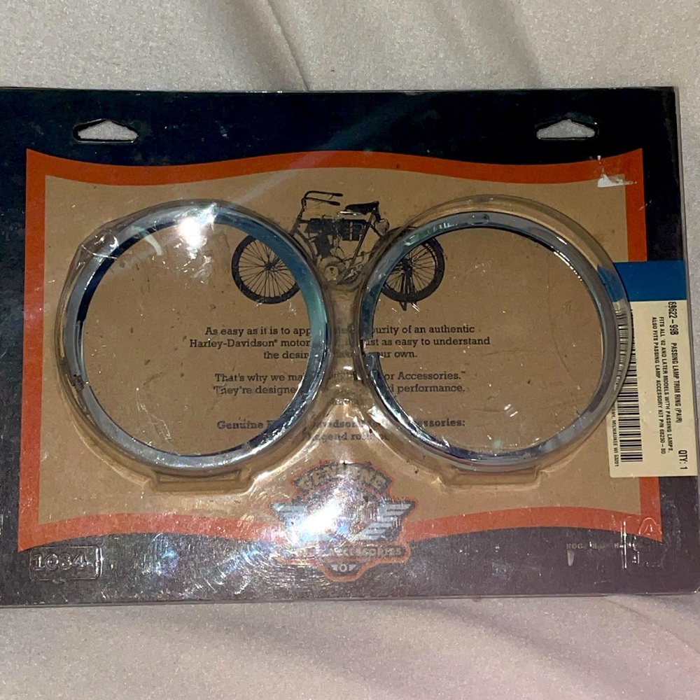 NIP! Harley-Davidson OEM Passing Lamp Trim Ring Pair 69622-99B, New